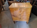 Pieni lipasto 1950 lukua 
Mitat LxSxK 55x35x67 cm. Hinta 70e 