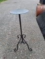 Takorauta kukkapylväs 
Halkaisija 18 korkeus 60 cm. Hinta 25