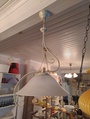 Vähän erikoisempi kattovalaisin 
Halkaisija 40 korkeus 75 cm. Hinta 30e 