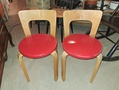 Artek 65 tuoli pari 1960 lukua 
Istuinkorkeus 44 cm. Hinta 150e yhteensä 