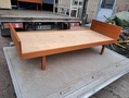 Teak pintainen laveri sänky löytyy 2 kpl 
Patjakoko 75x190 cm. MYYTY
