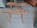 Talonpoikainen penkki pari 
Mitat LxSxK 69x18x51 cm. Myyty 