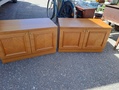 Teak pintainen kaappi 1970 lukua, 2 kpl 
Mitat LxSxK 82x46x50 cm. Hinta 50e kpl 