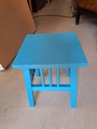 Kukkapylväs maalattua puuta 
Mitat LxSxK 25x25x30 cm. Hinta 20e 