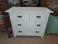 Lipasto maalattua puuta 1930 lukua 
Mitat LxSxK 100x49x80 cm. MYYTY