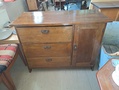 Jugend lipasto 1930 lukua 
Mitat LxSxK 105x48x79 cm. Hinta 100e 