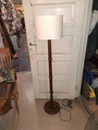 Helsingin valaisin jalkalamppu 
Korkeus 135 cm. Hinta 60e 