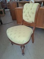 Tuoli 1890 lukua, uusi verhoilu 
Istuinkorkeus 45 cm. Hinta 100e 